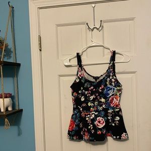 Flower cropped tank